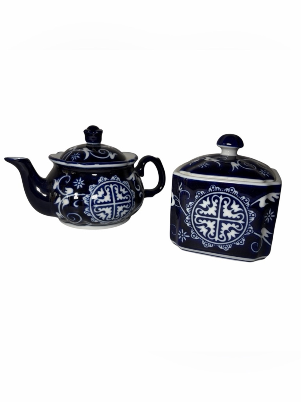 BOMBAY Blue Medallion Tea Set Lidded Tea Pot and Lidded Sugar Dish Blue White